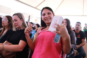 Beneficiários celebram sonho da casa própria com entrega de 125 unidades em Várzea Grande