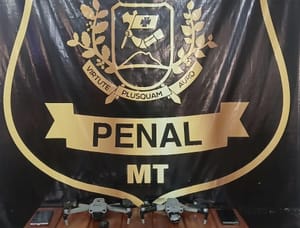 Motociclistas e drones são flagrados jogando celulares e drogas em penitenciária