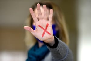 MT registrou 28 casos de feminicídio entre janeiro e junho; maioria ocorreu dentro de casa