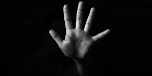 Justiça decreta prisão preventiva de grávida para proteger filha de 2 anos do tráfico de drogas