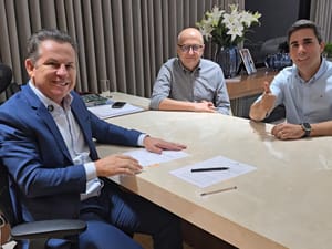 Governador sanciona lei para flexibilizar hora-atividade e libera que professores trabalhem em casa