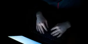 PC prende maníaco que se passava por menina de 10 anos para atrair crianças em jogos online