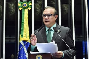 Senador Wellington Fagundes vê “excesso” em operação da Polícia Federal contra Bolsonaro
