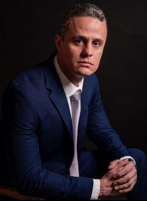 O poder supremo e o silêncio perigoso