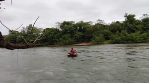 Rapaz morre após pular de passarela em rio e corpo é encontrado após 3 dias