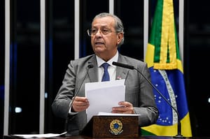 Jayme Campos recebe qualitativa e fica preocupado com o resultado