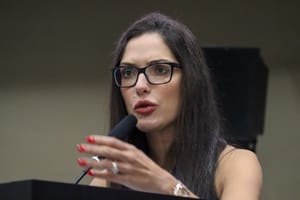 Janaína diz que pesquisas servem como “sinalizador” e confirma convite a Cadore para 2026