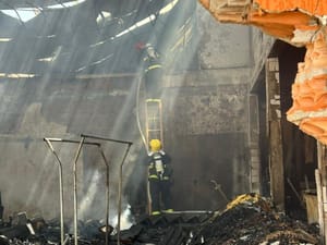 Fogos de artifício e munições de diversos calibres ajudaram na propagação das chamas, diz CB