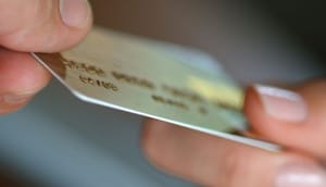 Justiça determina que banco indenize idosa por cobrança indevida em Mato Grosso