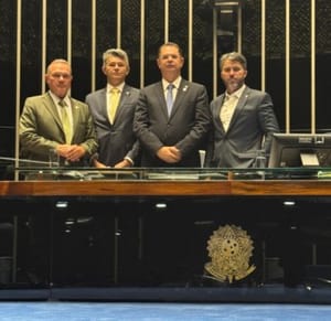 Wellington passa madrugada no Senado em protesto contra decisão do STF