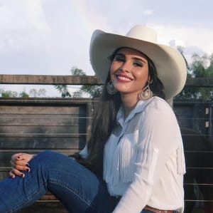 Grávida da 2ª filha, estudante de medicina veterinária morre após capotar carro na rodovia MT-100