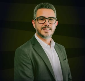 Está declarado o fim do “Pai Herói”