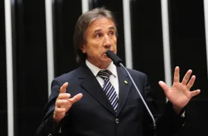 Ex-deputado terá que pagar R$ 428 mil por empregar doméstica como servidora fantasma na AL