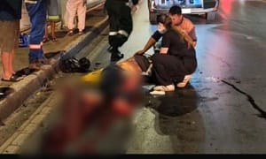 Motociclista bate em carro, atropela pedestre e fica gravemente ferido em Cuiabá