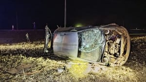 Motorista morre após ser arremessado em capotamento de veículo em rodovia