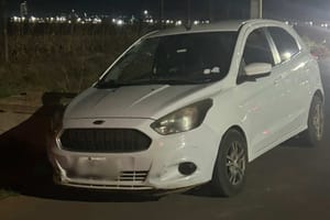 Menino de 12 anos morre atropelado por carro e amigo de 11 fica ferido