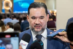 Juiz manda penhorar carro de ex-diretora condenada por desvio de R$ 255 mil da Educação