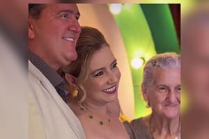 Prefeita Flávia Moretti festeja novo ciclo com amigos e familiares