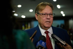 Secretário promete Hospital Central em outubro e cogita leilão da Santa Casa