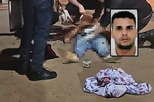 Criminosos passam de carro e executam ex-presidiário com vários tiros em rua de Cuiabá