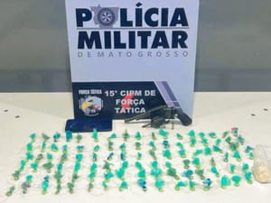 Força Tática apreende adolescente com arma de fogo e 100 porções de pasta base
