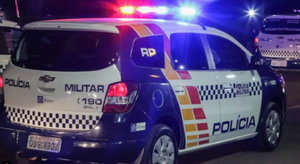 Jovem é sequestrado em bar, leva ‘salve’ e consegue fugir de ‘tribunal do crime’ de facção