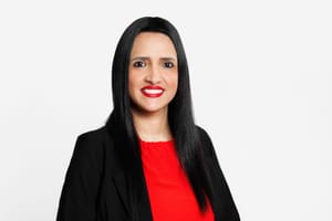 O crime compensa. Se tiver mandato