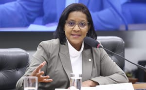 Após audiência proposta por Gisela, CADE pede estudo para avaliar fusão entre Petz e Cobasi