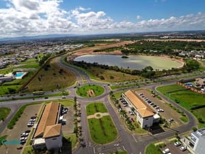 Empresária é condenada a prisão por perseguir adolescente em condomínio de luxo em Cuiabá