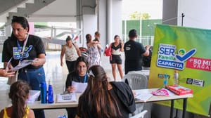 Com 8 mil famílias atendidas, prefeita celebra parceria com o Estado