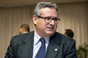 Quando a Constituição sai do Estado