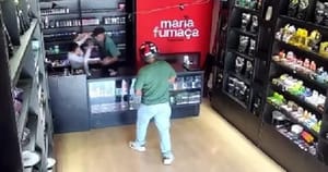 Menor que agrediu gestante em assalto a tabacaria presta depoimento e é liberado