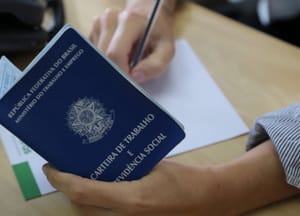 Comper participa do Feirão de Empregos em Rondonópolis