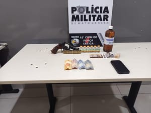 Força Tática prende homem com arma de fogo e produtos ilícitos para preparo de drogas