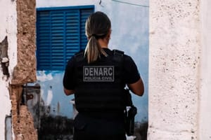 PC mira facção criminosa envolvida em tráfico de drogas e venda de armas em Cuiabá; 4 são presos