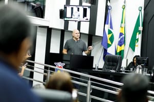 Prefeito Abilio vê indícios de direcionamento e cobra quebra de sigilo de contrato