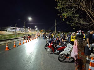 Lei Seca para motociclistas termina com um preso e 64 motos removidas em Cuiabá