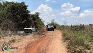 Três corpos carbonizados são encontrados em caminhonete próxima à fronteira com a Bolívia