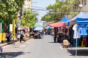 Feira da 13 de Junho agrada público e comerciantes em Cuiabá