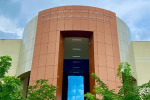 Criminoso é condenado por atirar nas costas da ex-mulher; vítima ficou com sequelas