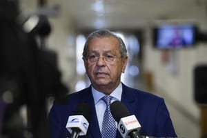 Jayme diz que ter água em casa em VG “é artigo de luxo” e critica gestão de Flávia Moretti