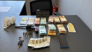 PM prende quadrilha após roubo, tentativa de homicídio e recupera mais de R$ 75 mil