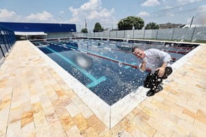 Governador confirma mais 33 escolas de alto padrão, com piscina, até final de 2026