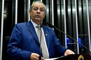 Senador de MT vítima de fraude no INSS vai aderir a acordo do governo e doar o dinheiro