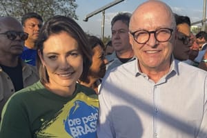 Pivetta participa de ato pela anistia em Brasília a convite de Michelle Bolsonaro