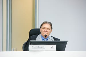 Conselheiro do TCE propõe que municípios ricos financiem regiões mais pobres do estado