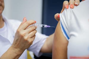 MT distribui 500 mil doses e incentiva multivacinação de crianças e adolescentes