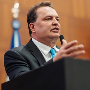 Presidente da AL alerta para urgência do combate à violência contra a mulher em Mato Grosso