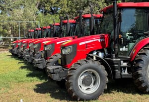 Senador reforça apoio aos municípios de MT com entrega de maquinários