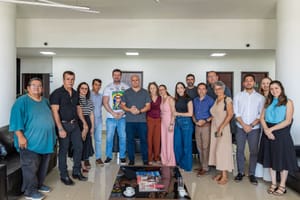 Prefeito se reúne com moradores de condomínios com risco de serem despejados